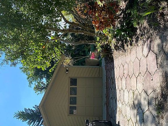 3rd image of 185 44th Ave