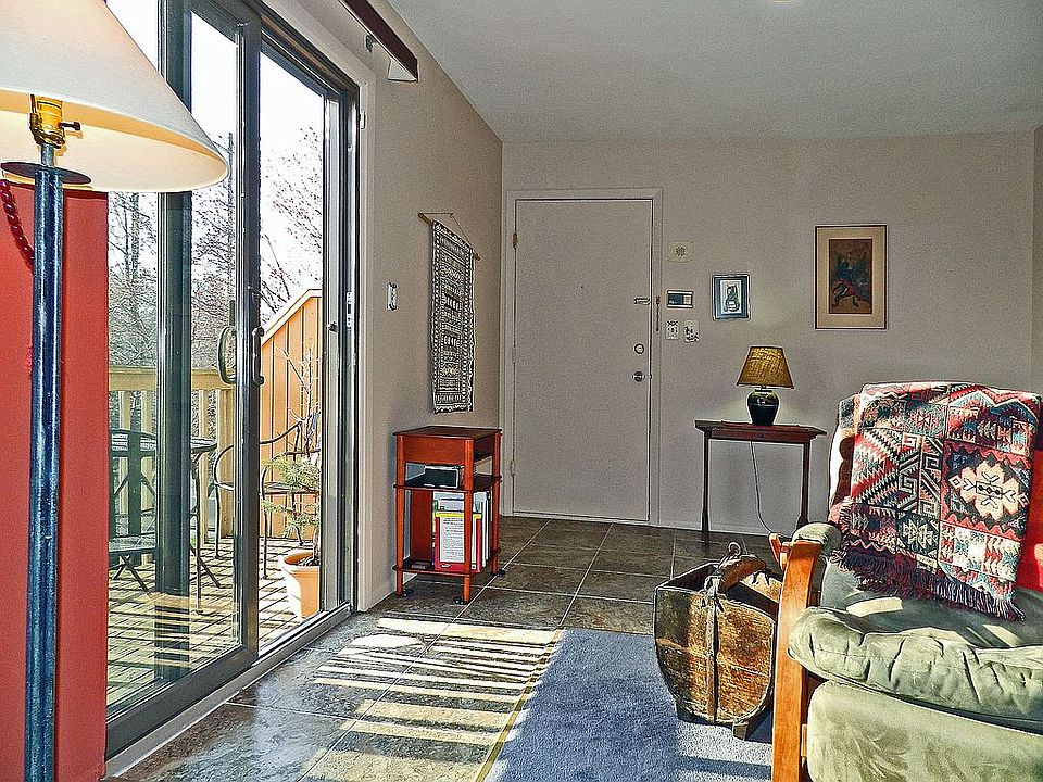 2nd image of 165-104 Essex Ave