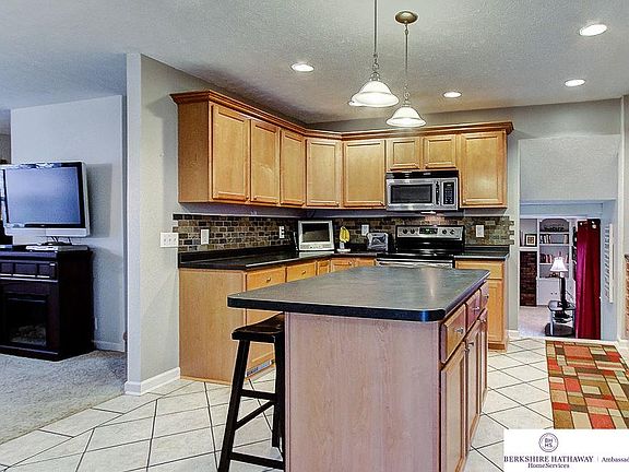 4th image of 1344 S 162nd Ave