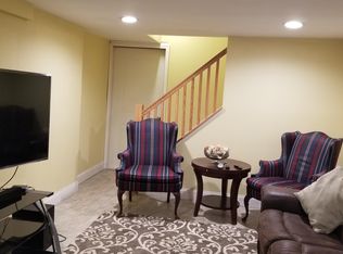 24 Fitzrandolph St, Green Brook, NJ 08812