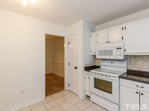 5th image of 62 Willow Bridge Dr #62
