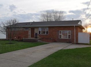 225 Oregon Ave, Louisville, OH 44641