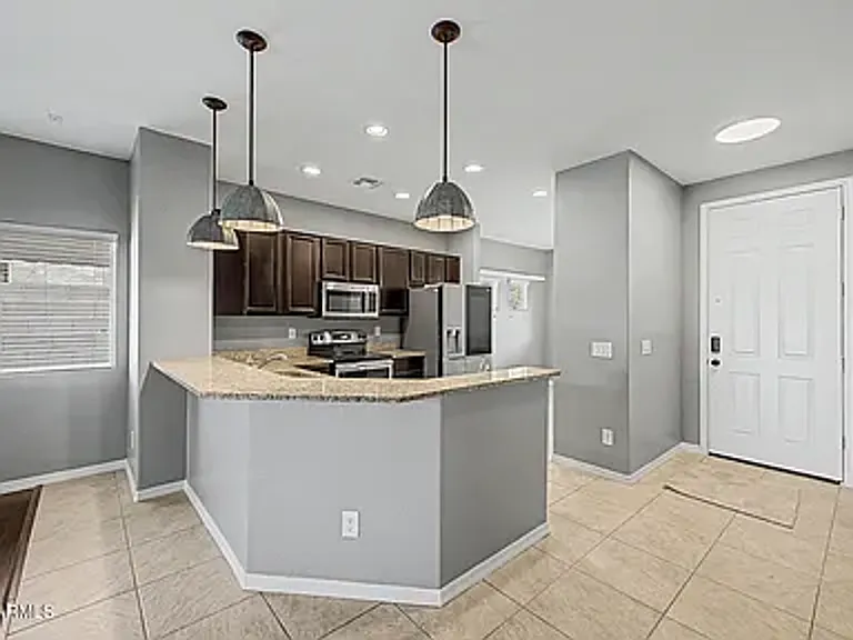 1502 W Alder Rd — Photo 6