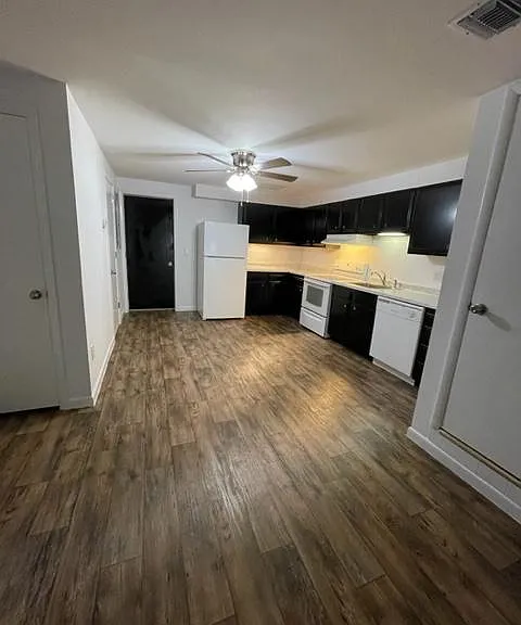 135 S 6th St — Photo 1