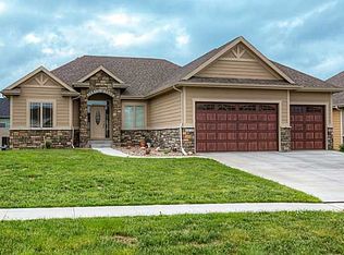 4425 NW 164th St, Clive, IA 50325