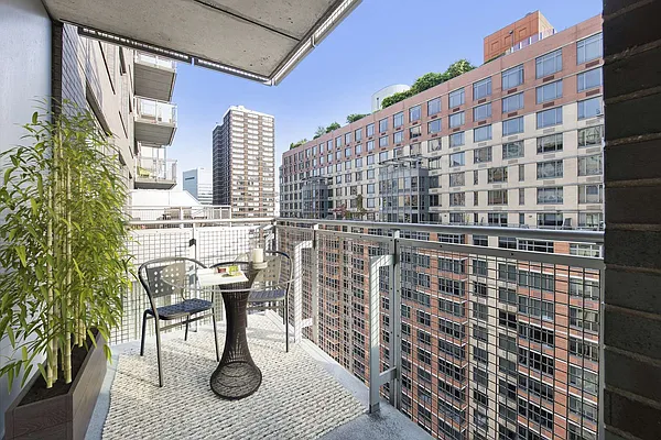 Sold by Compass | media 8