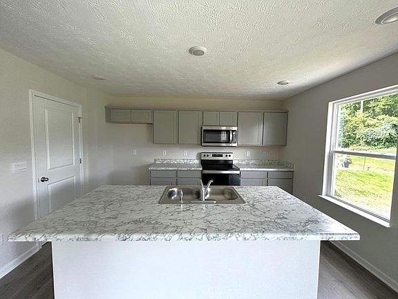2nd image of 117 River Heights Dr