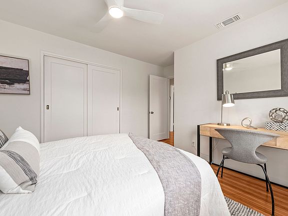 5th image of 934 Oak Ln #2