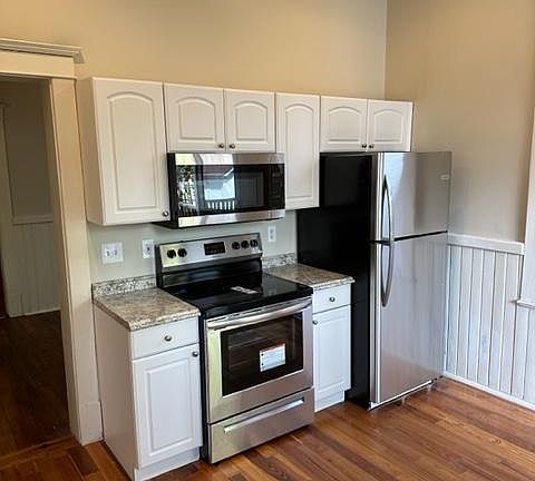 3rd image of 210 W 34th St Unit A
