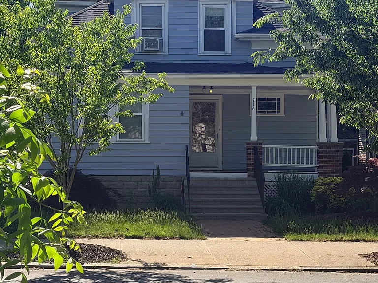716 River Ave — Photo 9