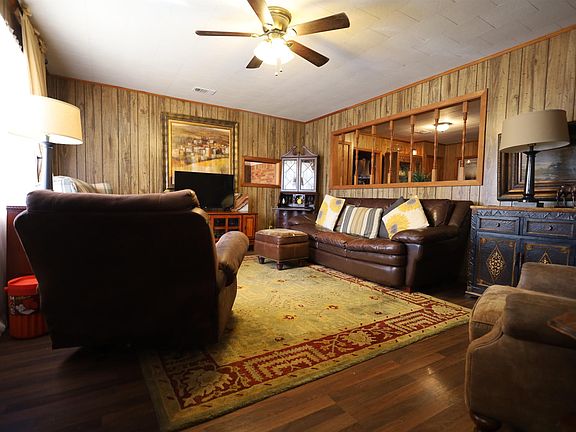 3rd image of 303 County Road 401