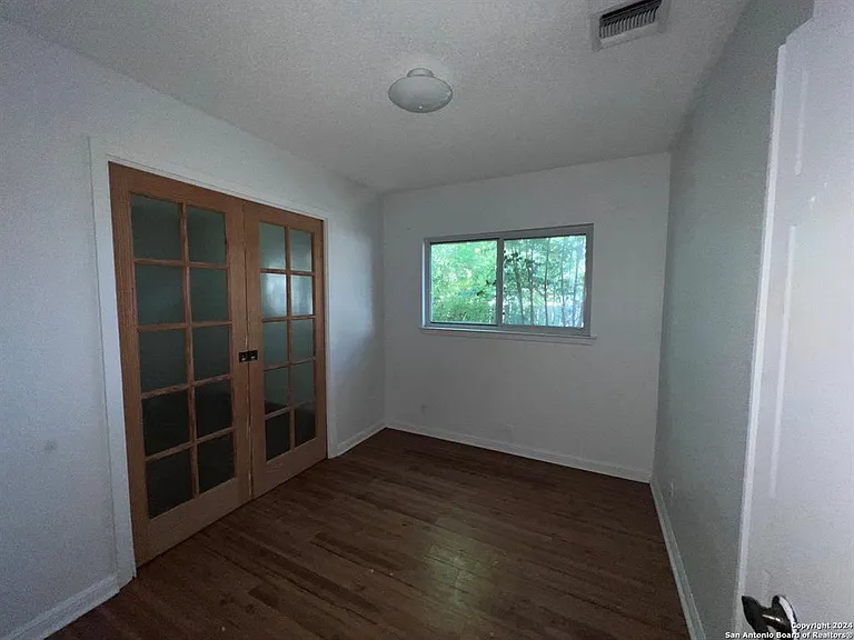15007 Old Creek St — Photo 7