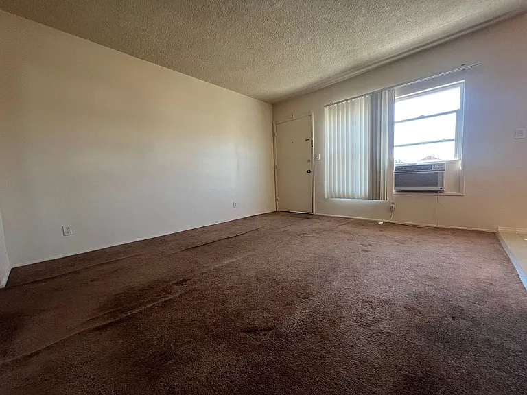 431 S Chapel Ave — Photo 7