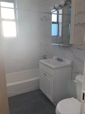 Rented by Contact Realty | media 4