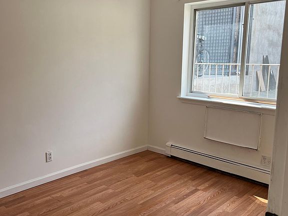 3rd image of 10948 Corona Ave #1