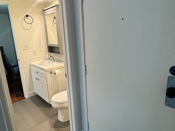 5th image of 1900 Vine St APT 309