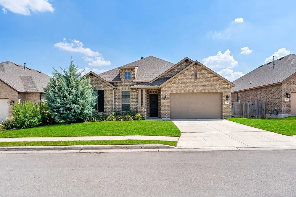 4 bed, 3.5 bath, 2858 sqft, $3,400 — Photo 1