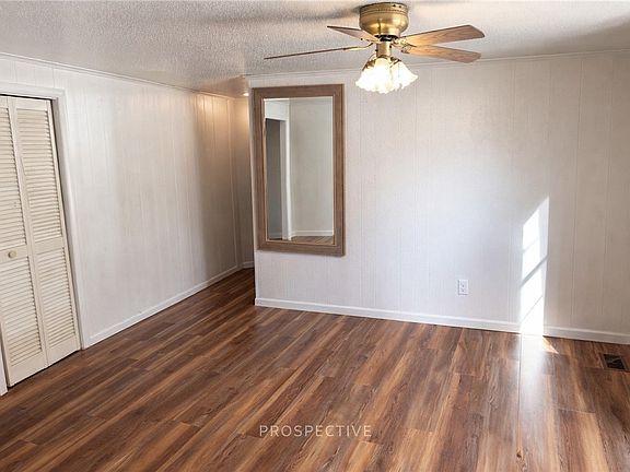 5th image of 262 Elm Rd S