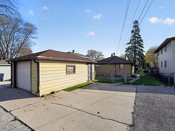 2nd image of 7471 W Beckett AVENUE