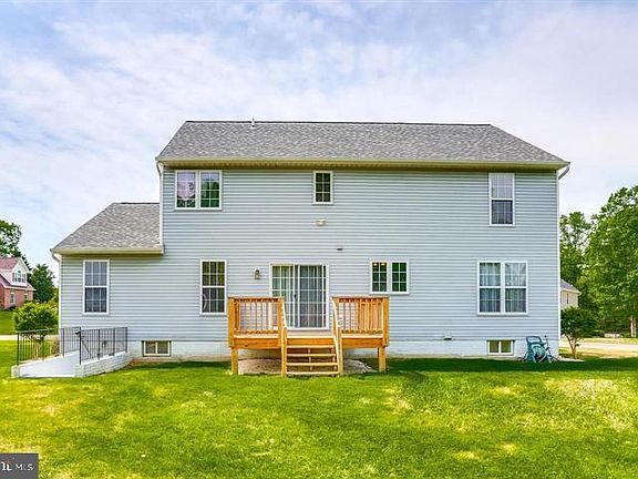 4th image of 100 Cheshire Ct