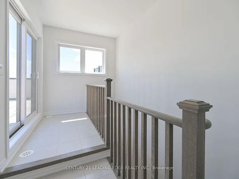 30 William Shearn Cres — Photo 29