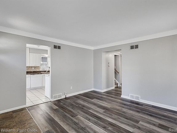 2nd image of 2164 Mapledale St