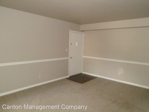 5th image of 600 N Hickory Ave #15