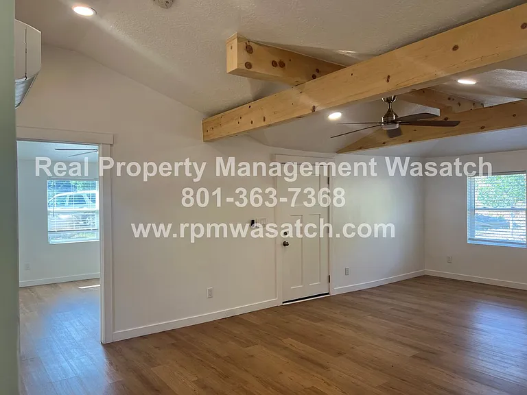 1388 Country Ln — Photo 17