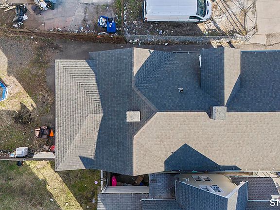 4th image of 202 James Street