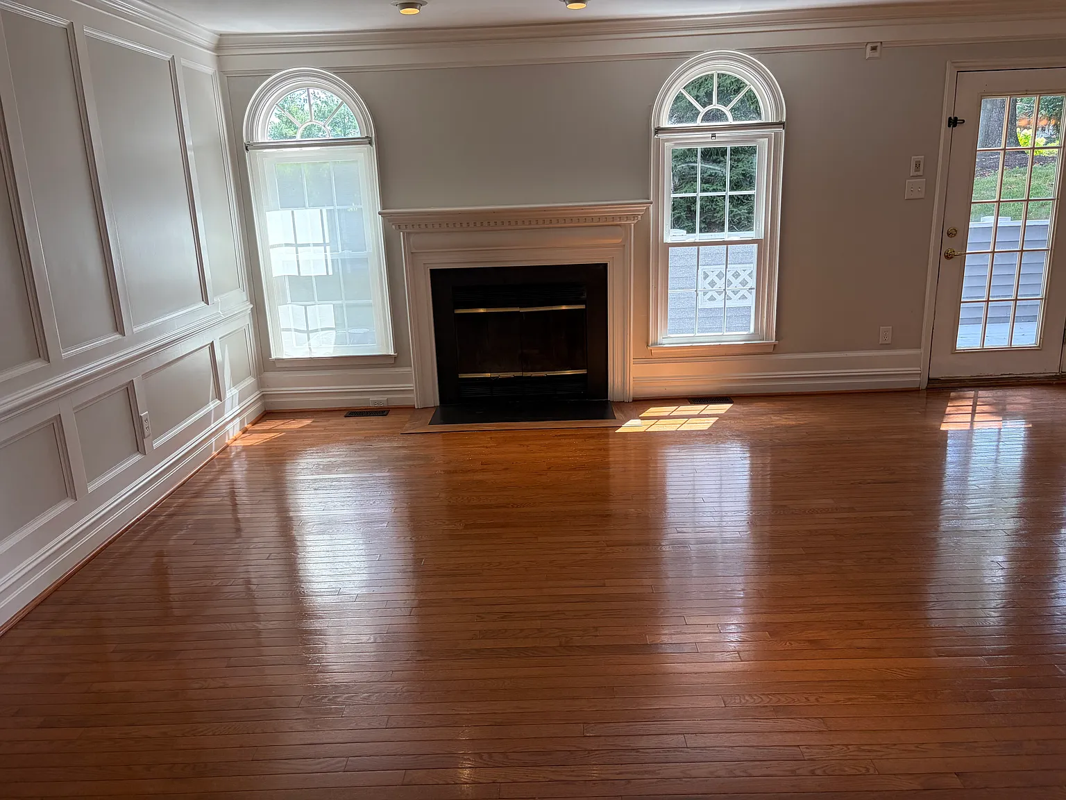 141 Summerhill Ct — Photo 3