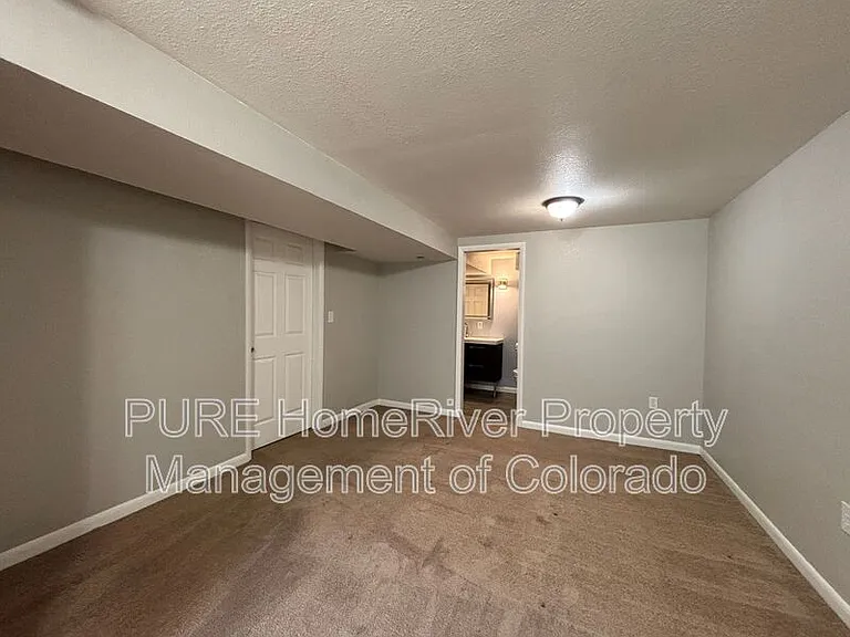 2255 S Clermont St — Photo 19
