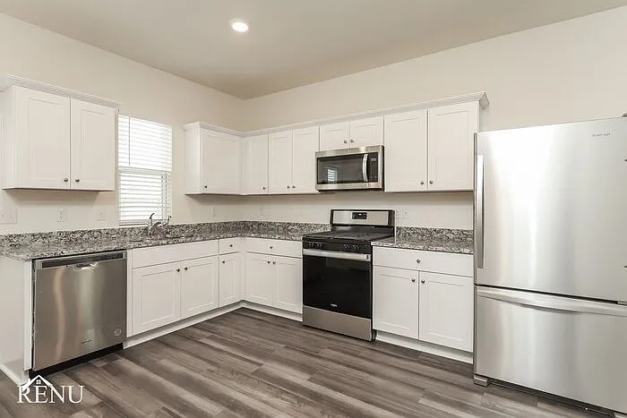 3 bed, 2.0 bath, 1200 sqft, $1,715 — Photo 4