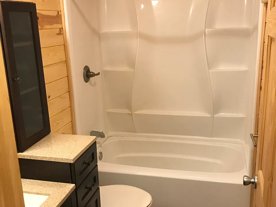 Full Bathroom