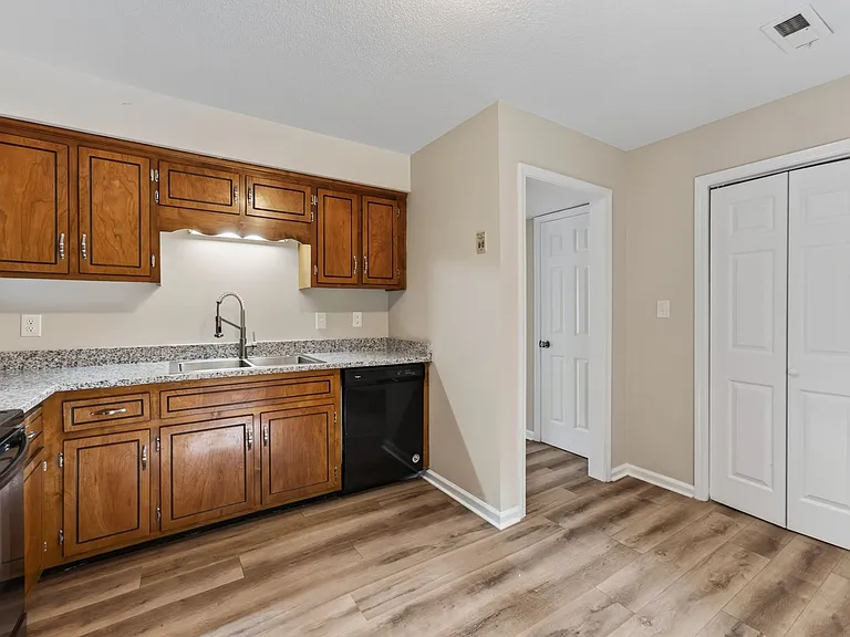 Martha Lane-461/471 (x8) — Photo 16