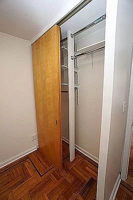 3rd image of 131 E 7th St APT 1a