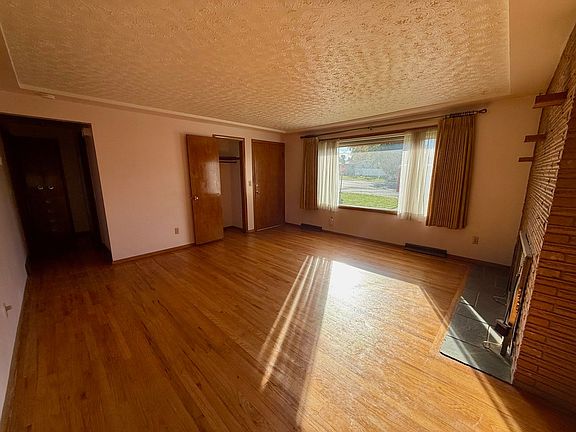 5th image of 6704 N Wall St #6704