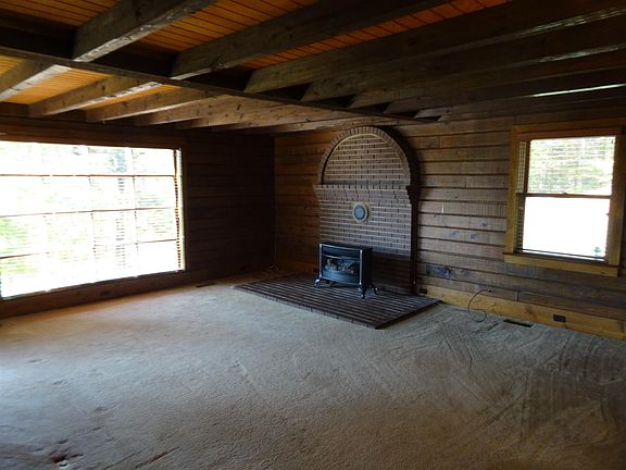 3rd image of 118 Valley View St