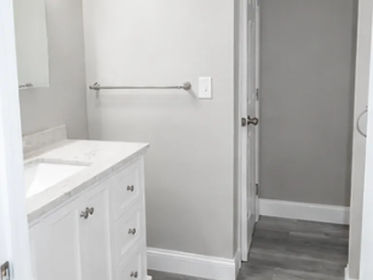 305 Linden Ln — Photo 16