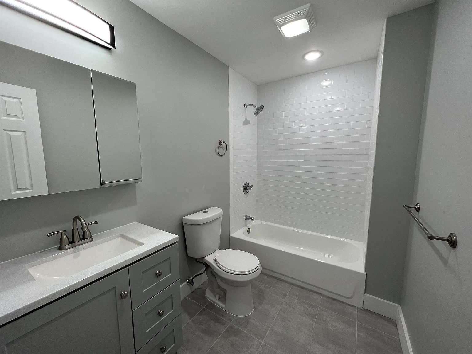 1 bed, 1.0 bath, 450 sqft, $1,975 — Photo 3