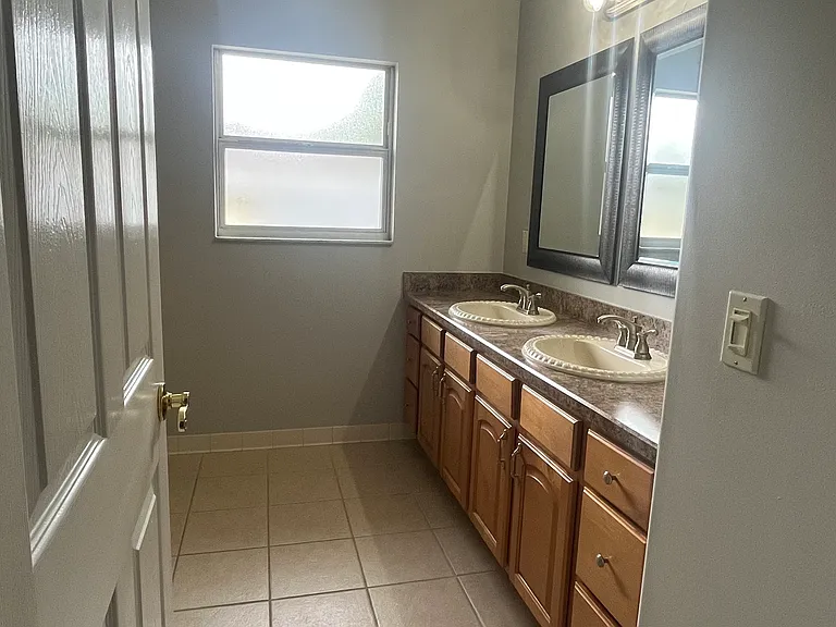 508 NW 94th Way — Photo 9