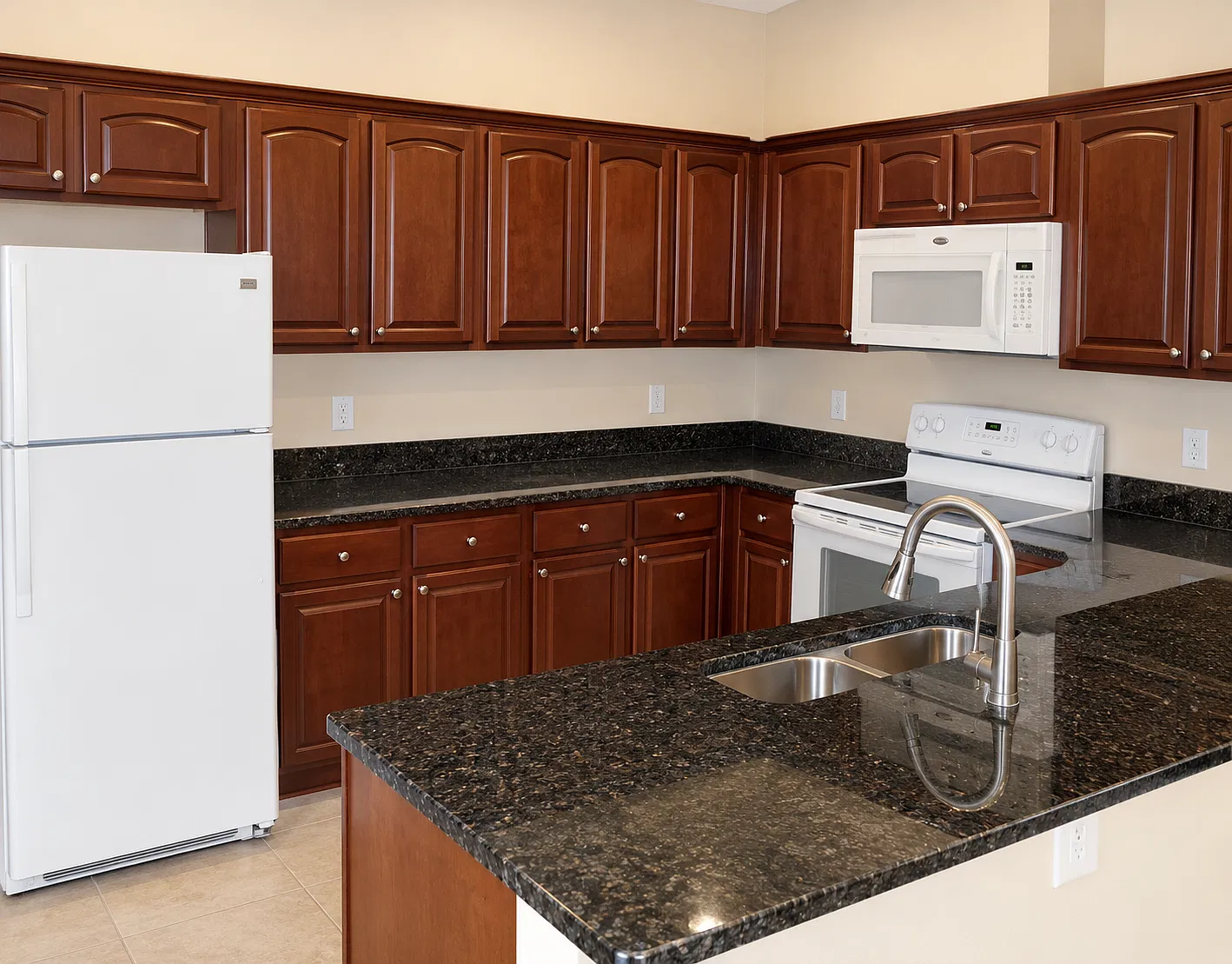 4/2 Lake View Home ! — Photo 4