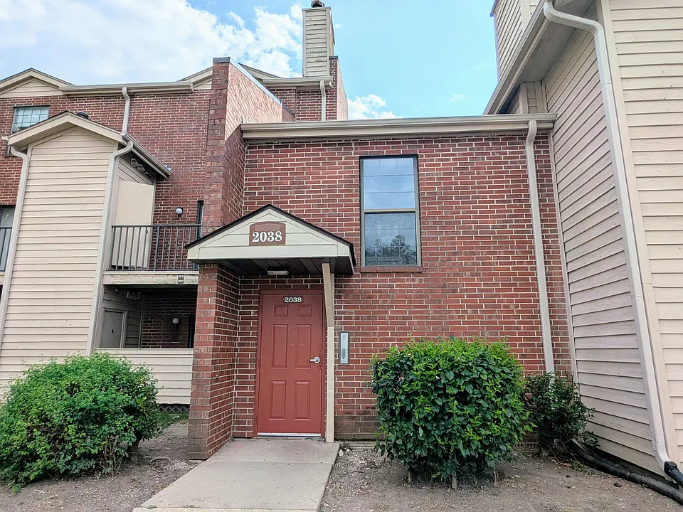 2038 N Rand Rd #109