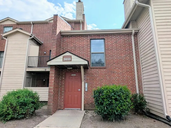 2038 N Rand Rd APT 109, Palatine, IL 60074
