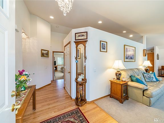 4th image of 1600 Hannah Way
