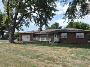 1124 W 30th Ave, Hutchinson, KS 67502