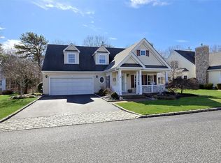 88 Golden Spruce Dr, Calverton, NY 11933
