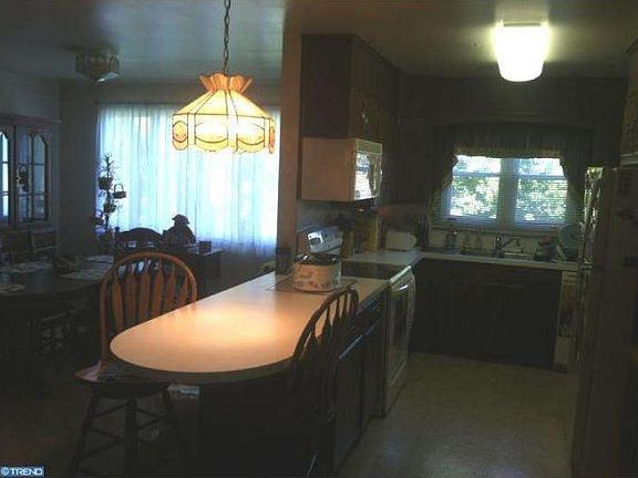 4th image of 12 Galen Ave