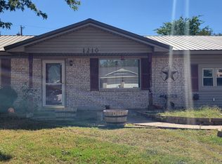 1210 2nd Pl, Elgin, OK 73538