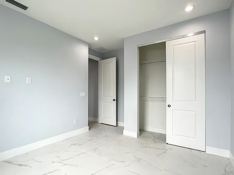 2643 47th St SW — Photo 5