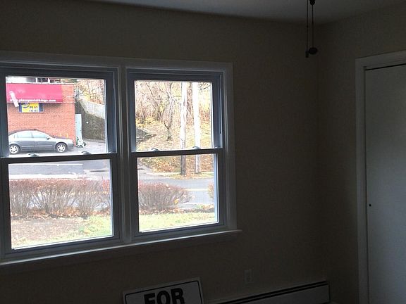 5th image of 209 Underhill Ave #1